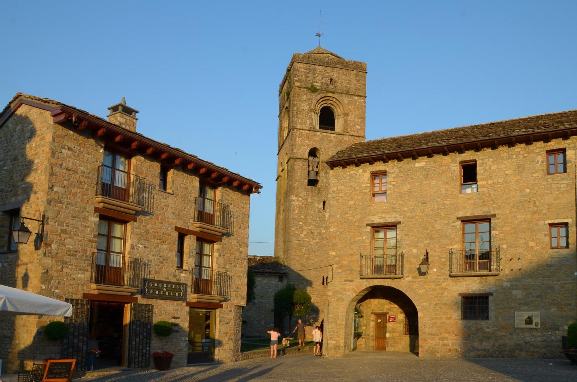 Apartamentos El Palacete de Aínsa Exteriér fotografie
